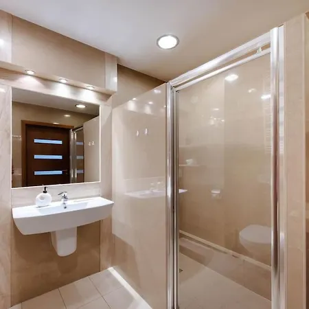 Wygodny Przy Dworcu Apartamento
