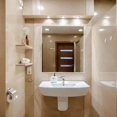 Wygodny Przy Dworcu Apartamento
